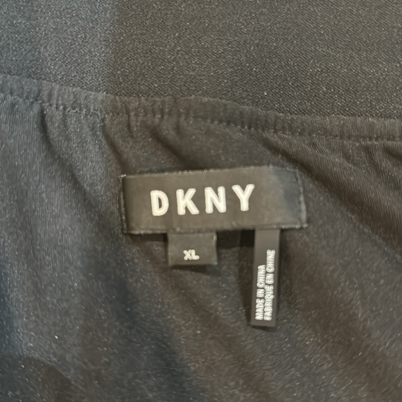 Abstract pattern skirt! - Picture 3 of 5